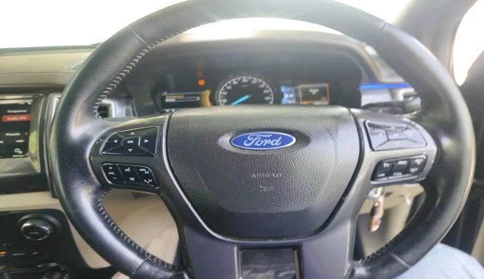 2016 Ford Endeavour TITANIUM 3.2 4X4 AT, Diesel, Automatic, 1,40,915 km, interior