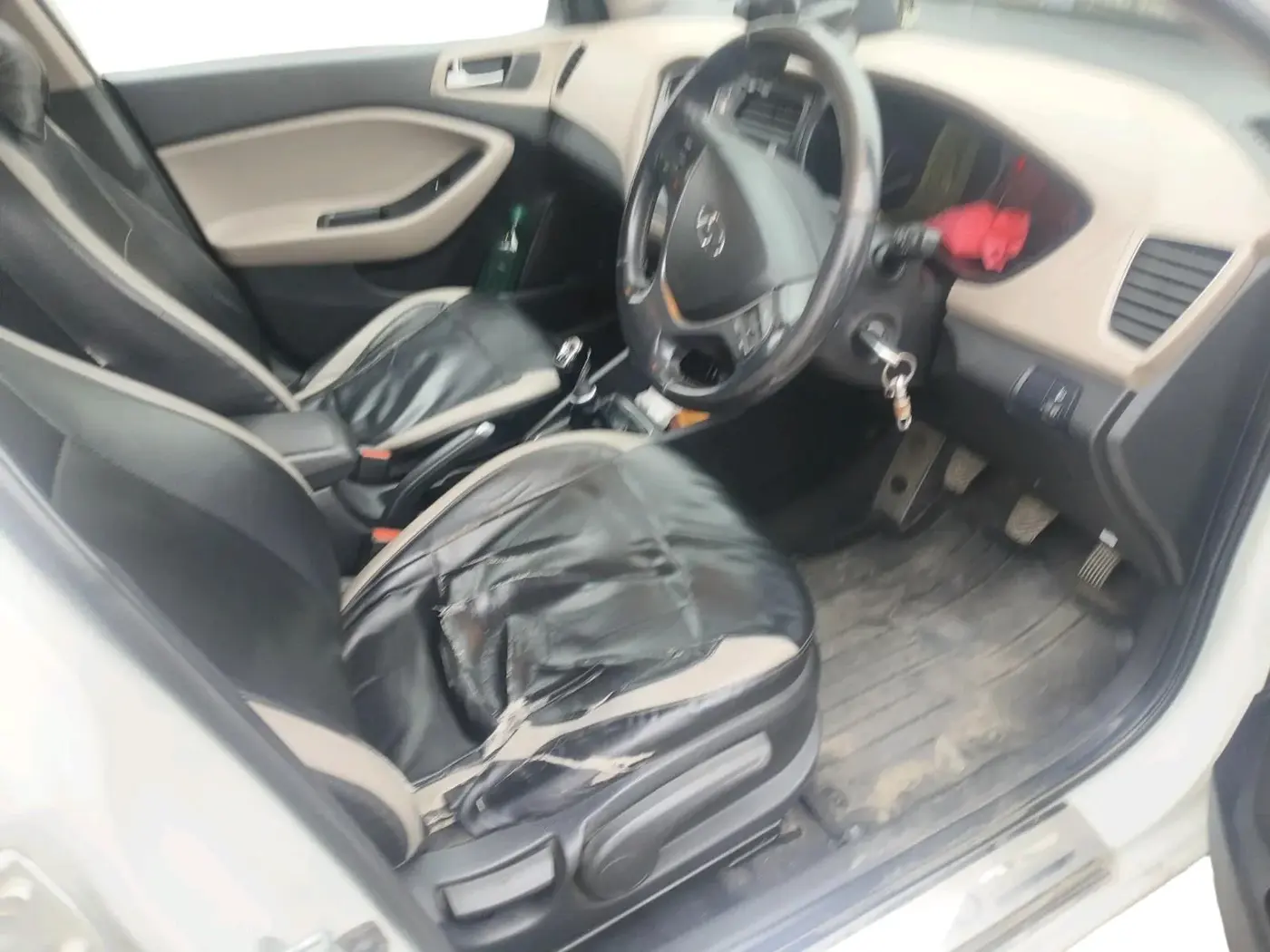 2014 Hyundai Elite i20 SPORTZ 1.4 CRDI, Diesel, Manual, 79,960 km, interior