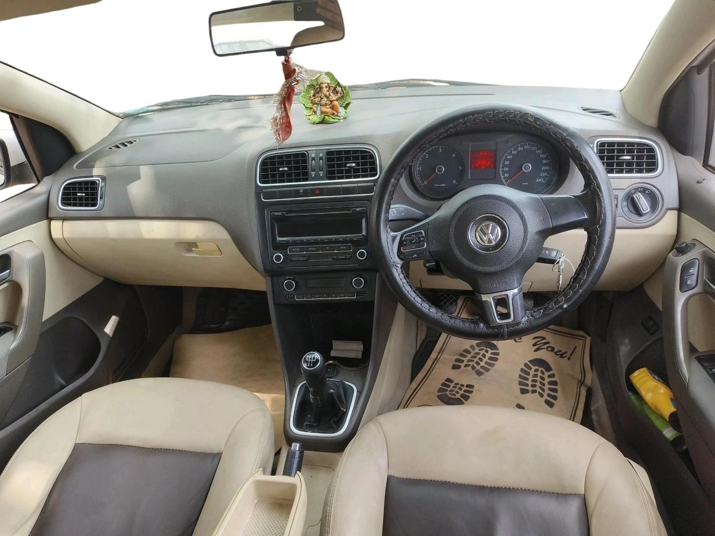 2012 Volkswagen Vento HIGHLINE DIESEL 1.6, Diesel, Manual, 1,64,851 km, interior