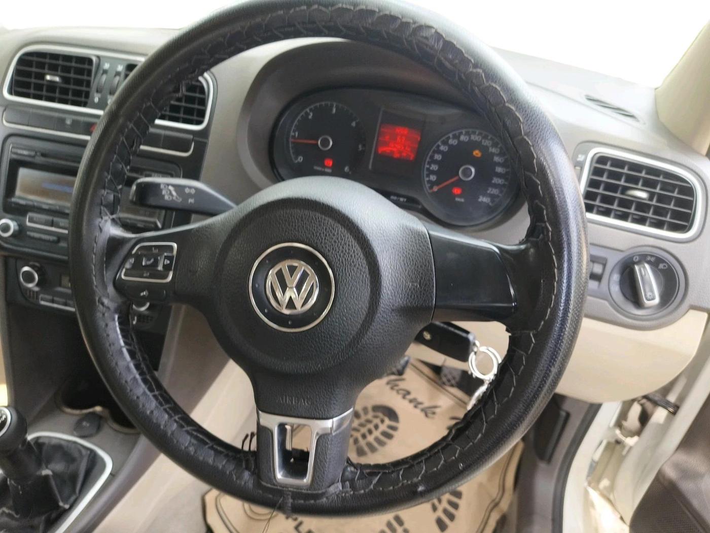 2012 Volkswagen Vento HIGHLINE DIESEL 1.6, Diesel, Manual, 1,64,851 km, interior