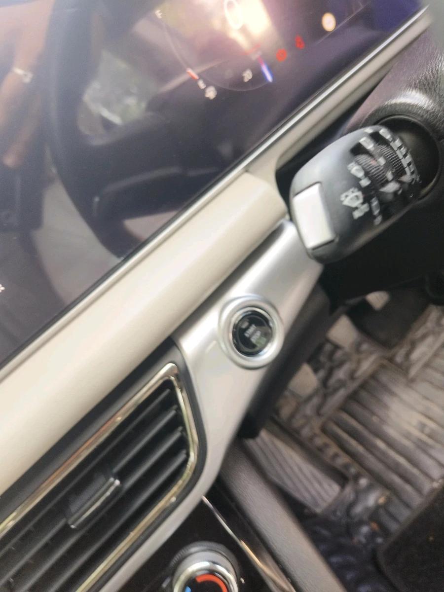 2025 Mahindra XUV700 AX 7 P MT 7 STR, Petrol, Manual, 13,152 km, interior