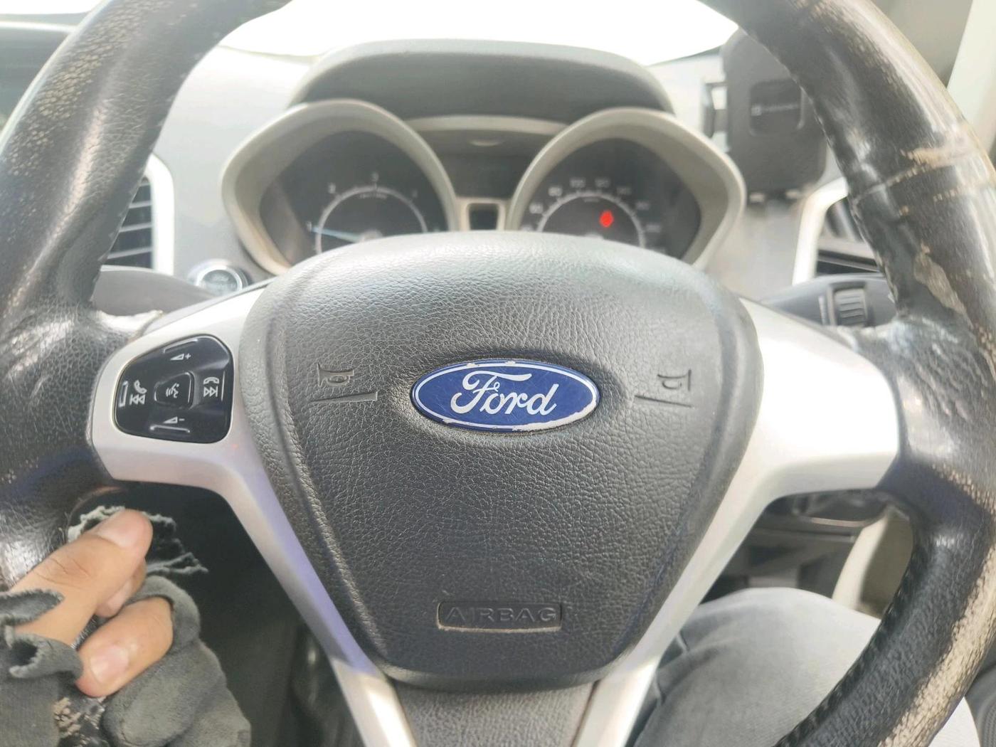 2014 Ford Ecosport TITANIUM 1.5L DIESEL (OPT), Diesel, Manual, 1,27,176 km, interior