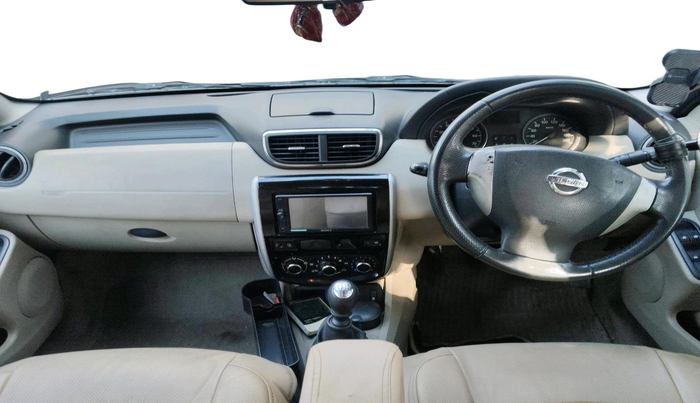 2014 Nissan Terrano XV D THP PREMIUM 110 PS, Diesel, Manual, 1,49,906 km, interior