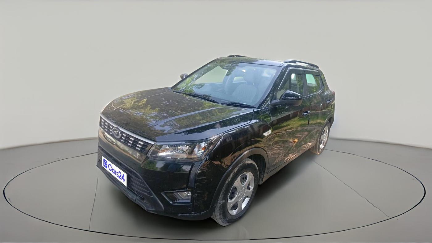 2022 Mahindra XUV300 W6 1.2 PETROL, Petrol, Manual, 82,586 km, exterior