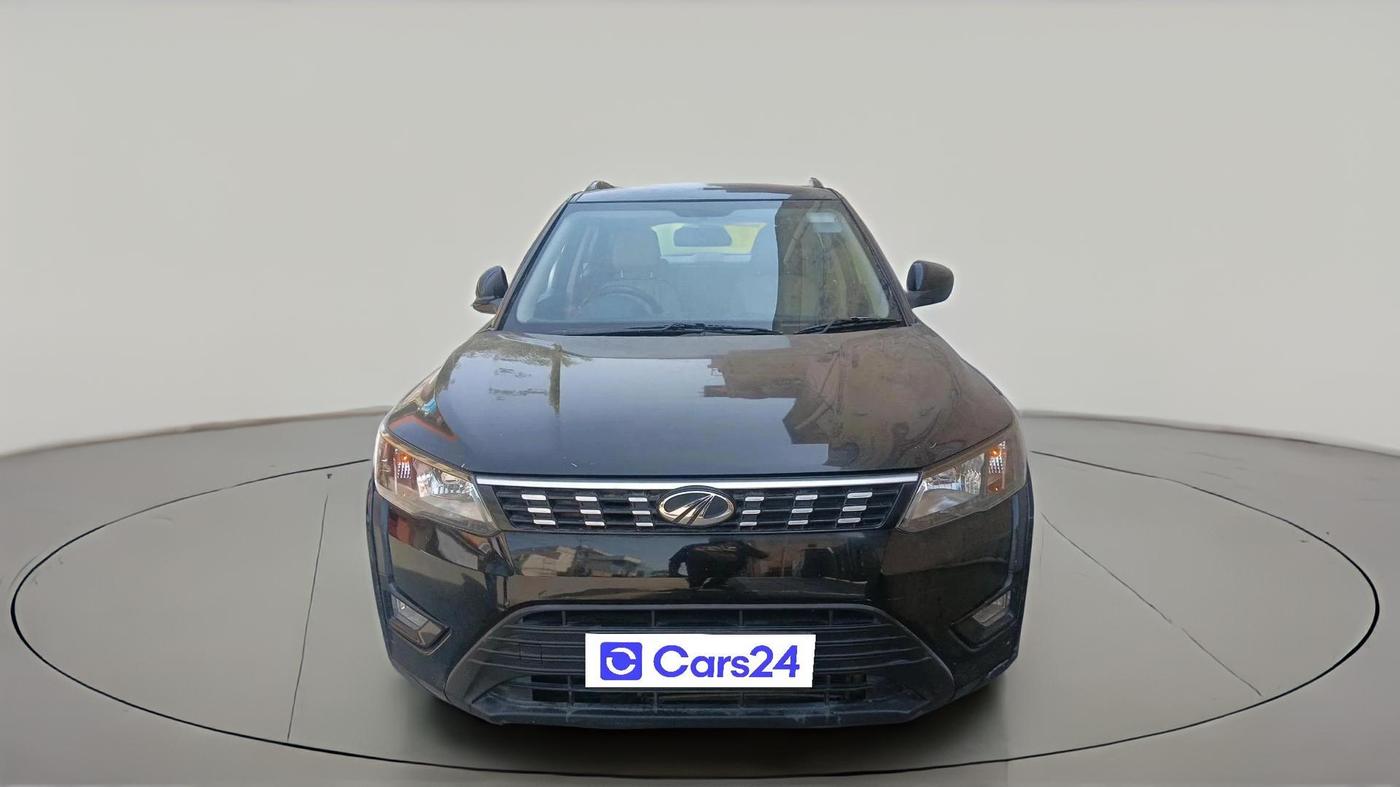 2022 Mahindra XUV300 W6 1.2 PETROL, Petrol, Manual, 82,586 km, exterior