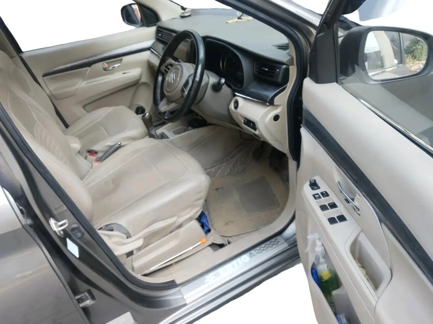 2023 Maruti Ertiga ZXI (O) CNG, CNG, Manual, 1,59,082 km, interior