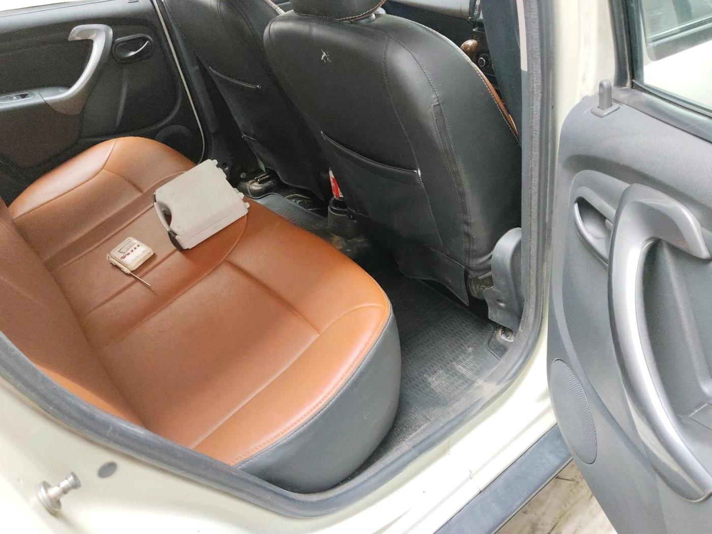 2013 Renault Duster 85 PS RXE DIESEL, Diesel, Manual, 93,153 km, interior