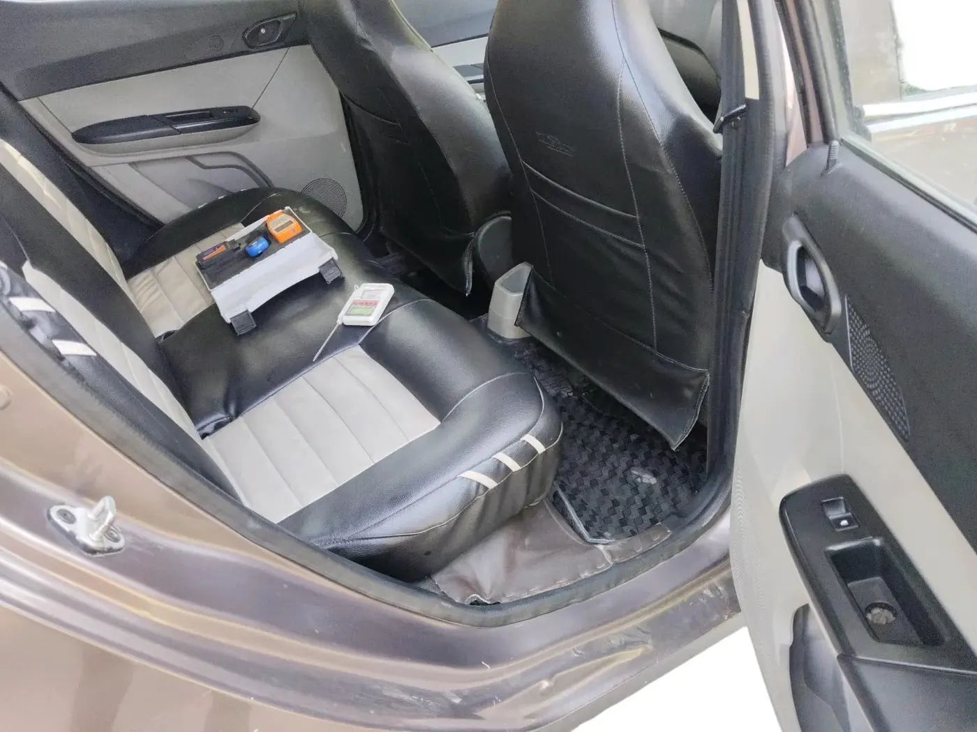 2017 Tata Tiago XM PETROL, Petrol, Manual, 90,884 km, interior