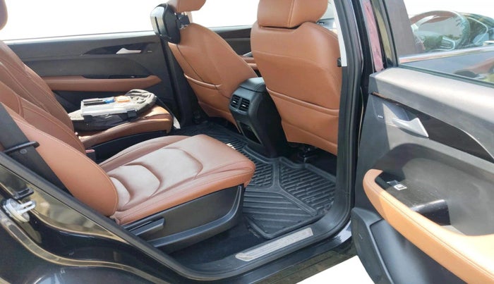 2021 MG HECTOR PLUS SHARP 2.0 DIESEL TURBO MT 6-STR, Diesel, Manual, 31,425 km, interior