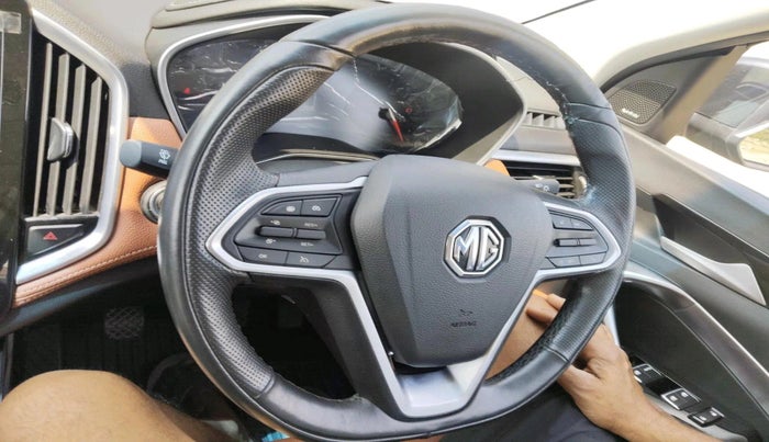 2021 MG HECTOR PLUS SHARP 2.0 DIESEL TURBO MT 6-STR, Diesel, Manual, 31,425 km, interior