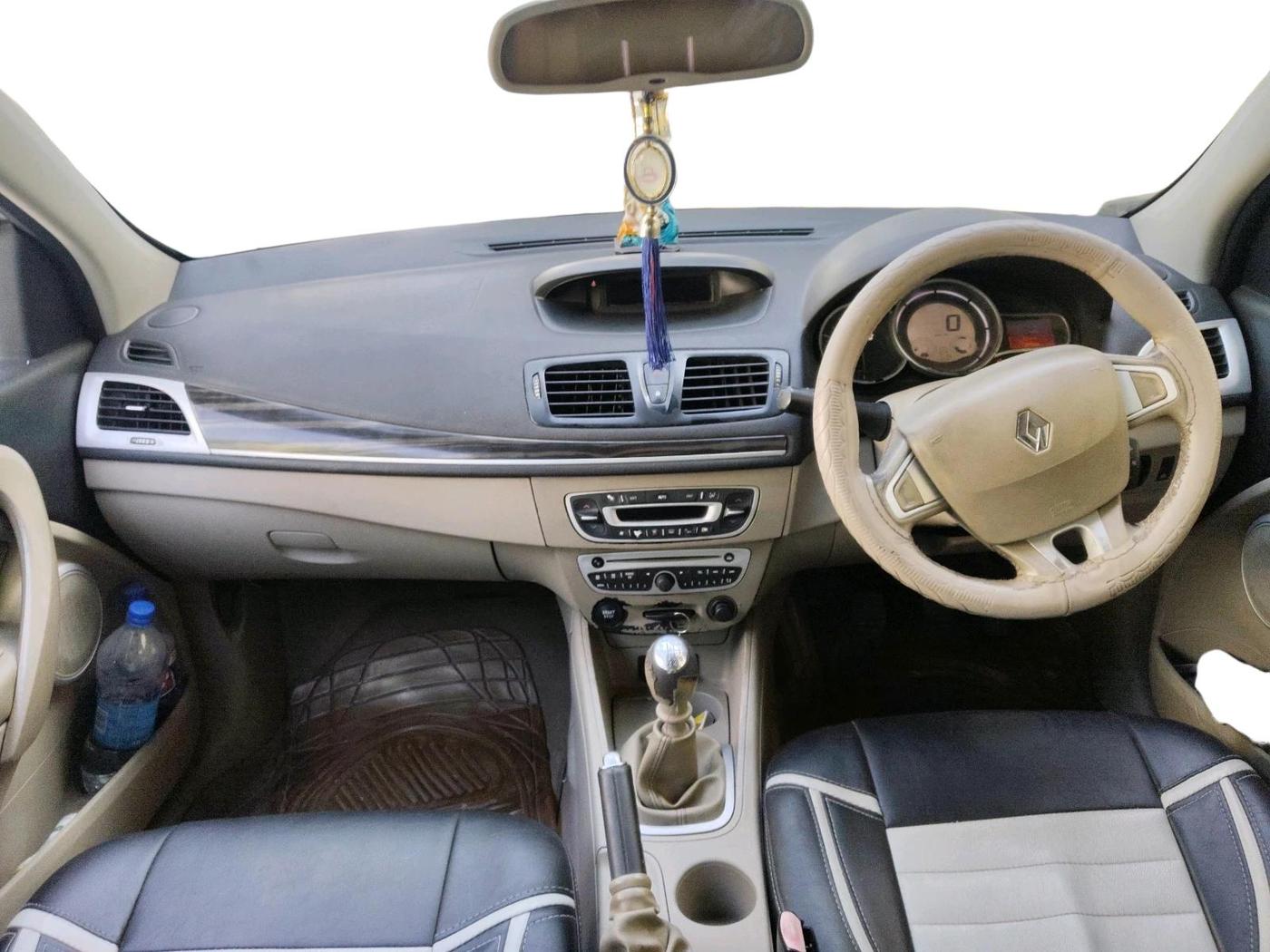 2013 Renault Fluence 1.5 E4, Diesel, Manual, 1,81,801 km, interior