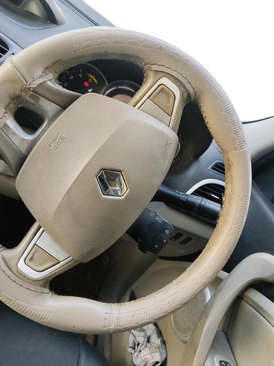 2013 Renault Fluence 1.5 E4, Diesel, Manual, 1,81,801 km, interior