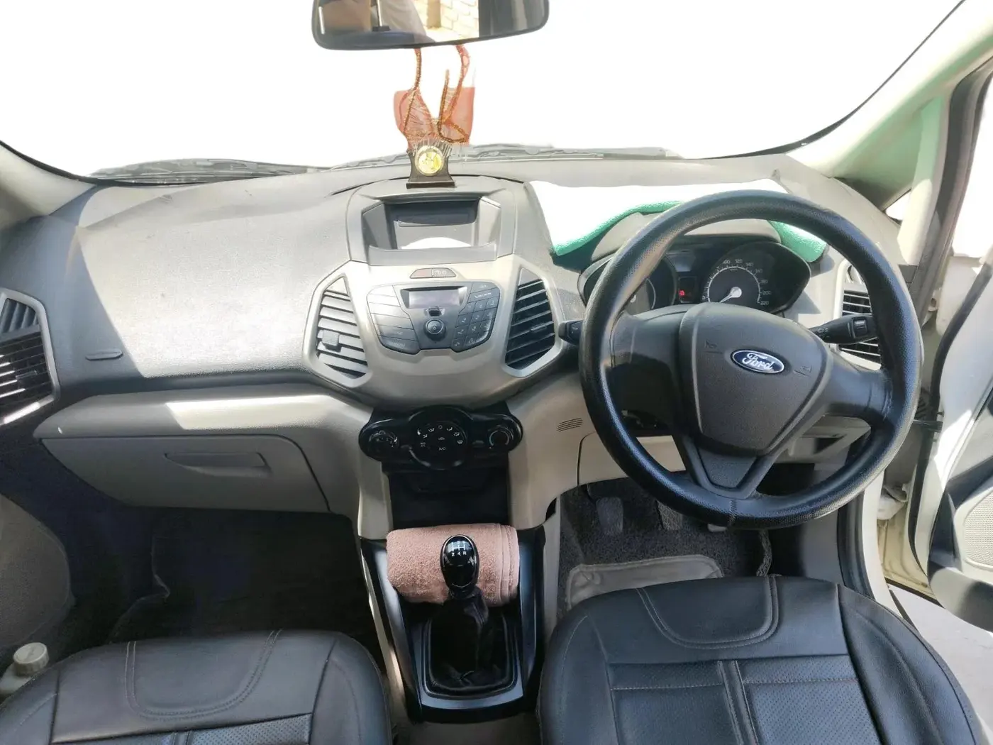 2015 Ford Ecosport AMBIENTE 1.5L DIESEL, Diesel, Manual, 1,25,303 km, interior