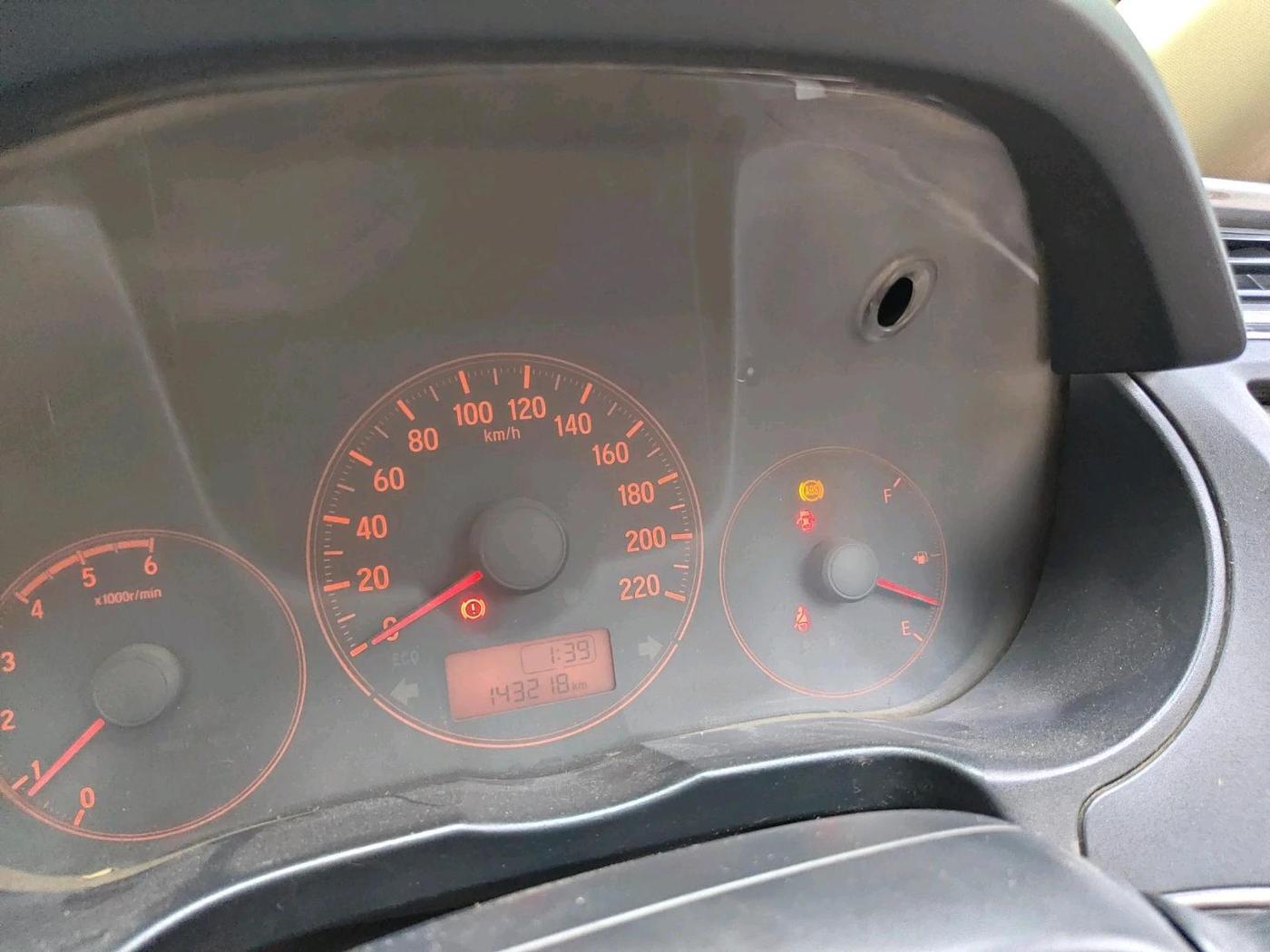 2014 Honda City 1.5L I-DTEC S, Diesel, Manual, 1,43,218 km, interior
