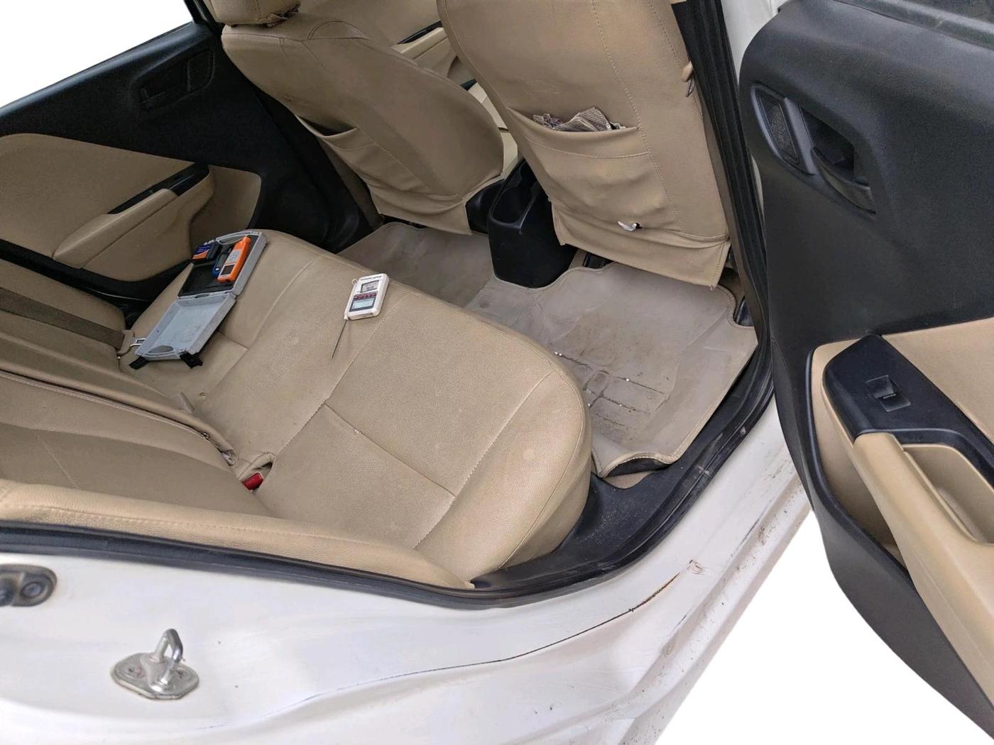 2014 Honda City 1.5L I-DTEC S, Diesel, Manual, 1,43,218 km, interior