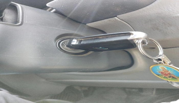 2013 Maruti Alto K10 VXI, Petrol, Manual, 1,00,219 km, interior