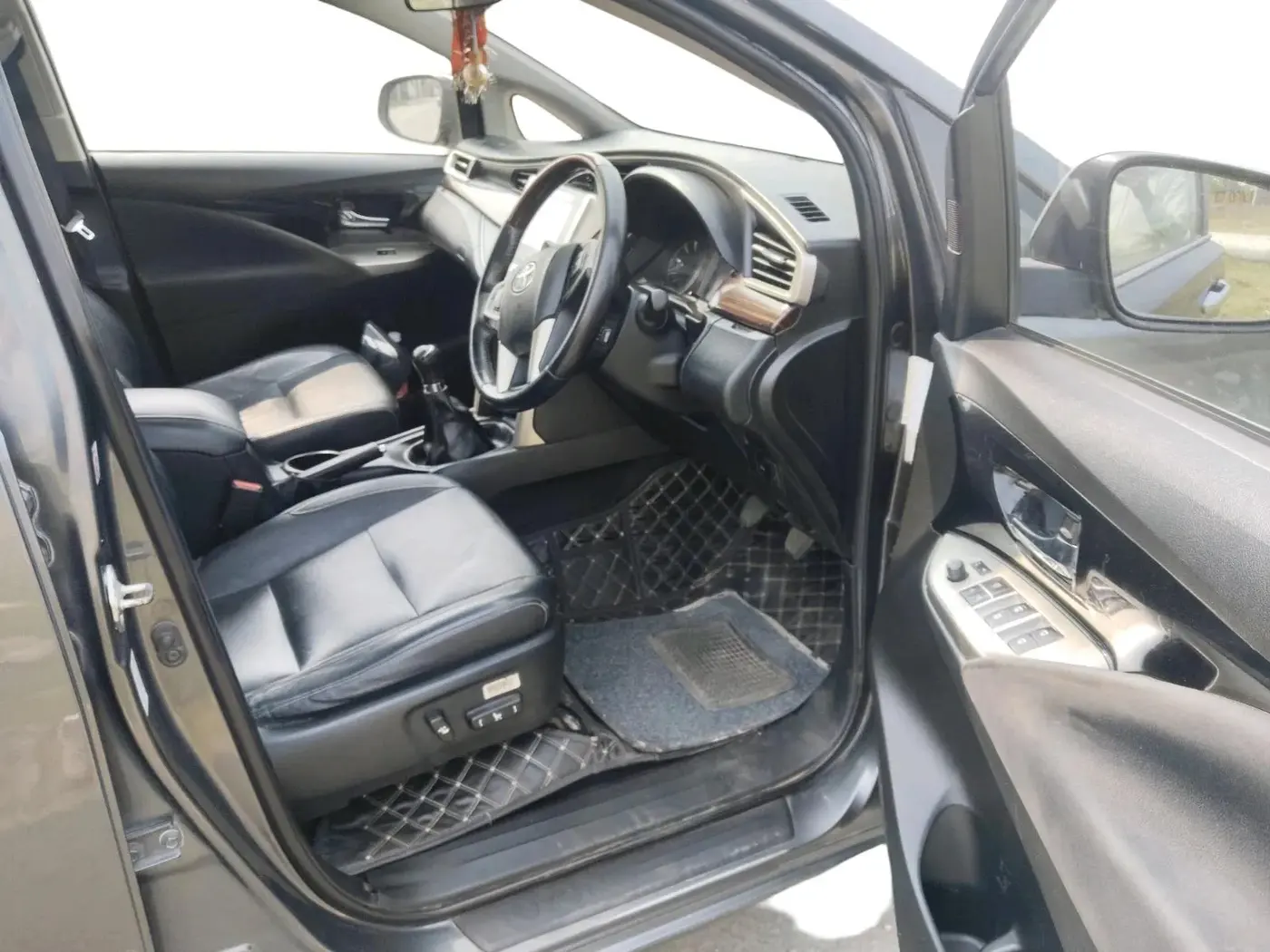 2019 Toyota Innova Crysta 2.4 ZX 7 STR, Diesel, Manual, 1,45,536 km, interior