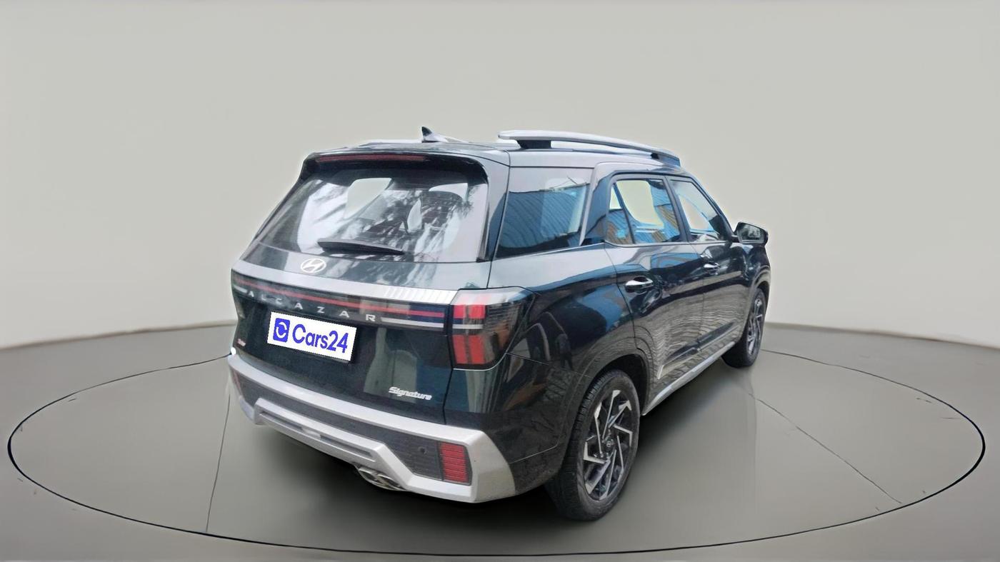 2024 Hyundai ALCAZAR Signature 6 STR 1.5 Turbo GDi Petrol DCT, Petrol, Automatic, 23,218 km, exterior