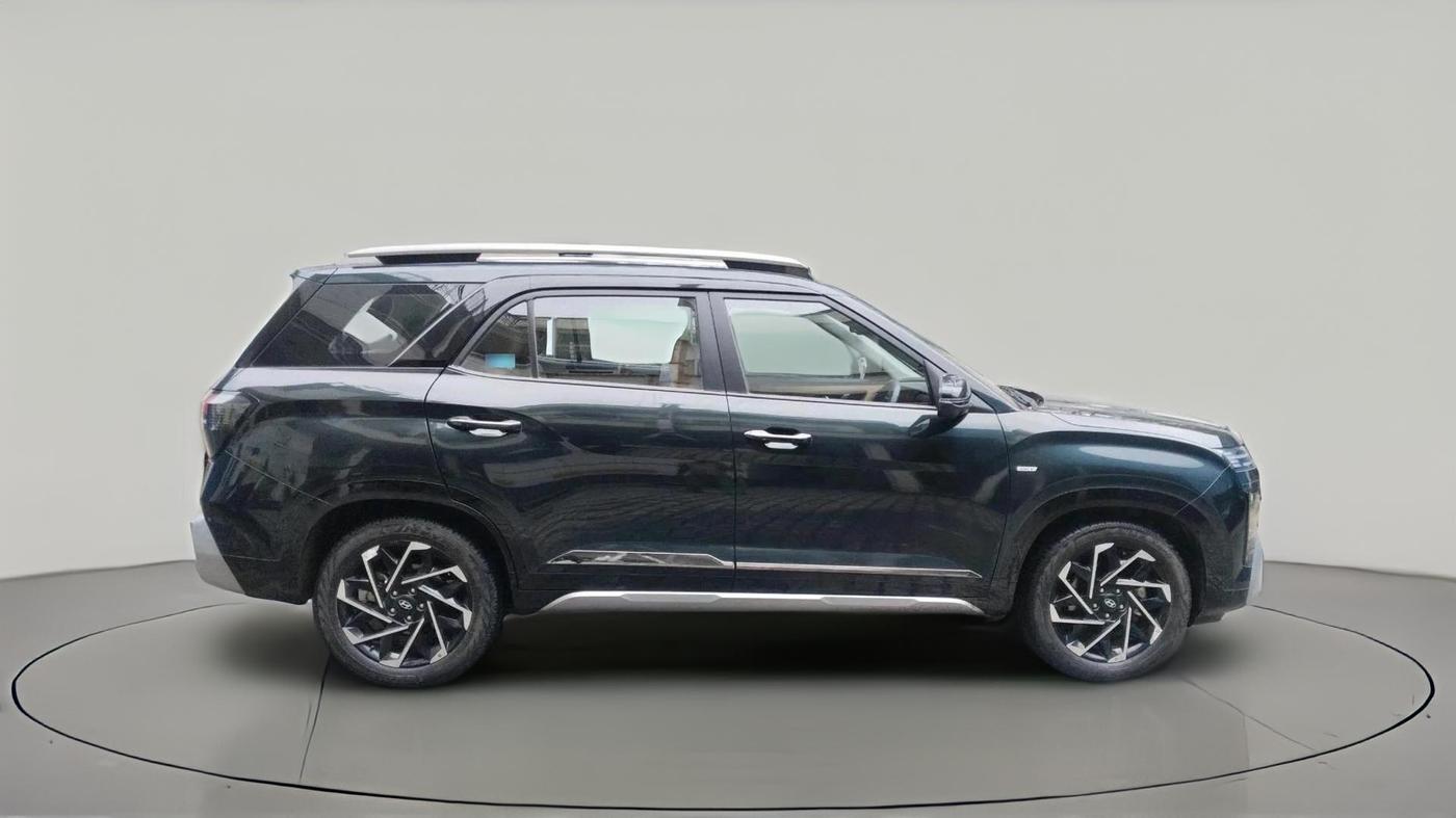 2024 Hyundai ALCAZAR Signature 6 STR 1.5 Turbo GDi Petrol DCT, Petrol, Automatic, 23,218 km, exterior