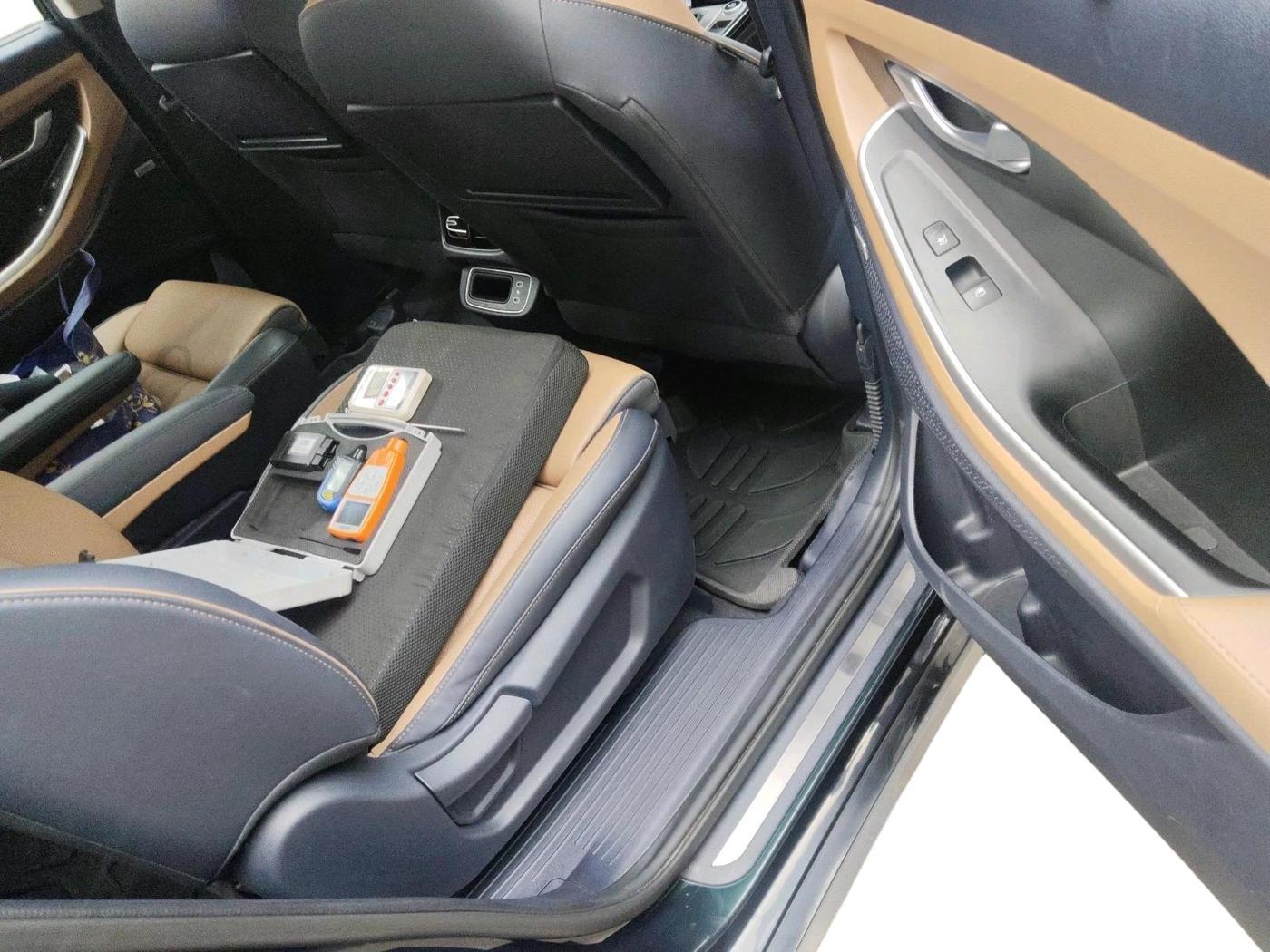 2024 Hyundai ALCAZAR Signature 6 STR 1.5 Turbo GDi Petrol DCT, Petrol, Automatic, 23,218 km, interior