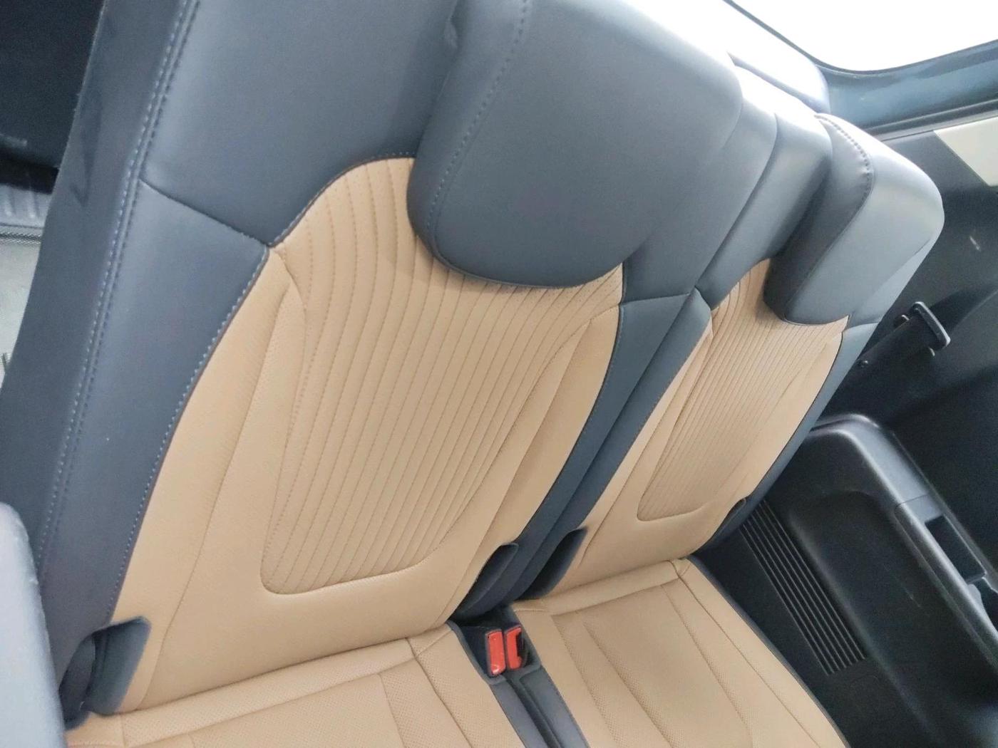 2024 Hyundai ALCAZAR Signature 6 STR 1.5 Turbo GDi Petrol DCT, Petrol, Automatic, 23,218 km, interior