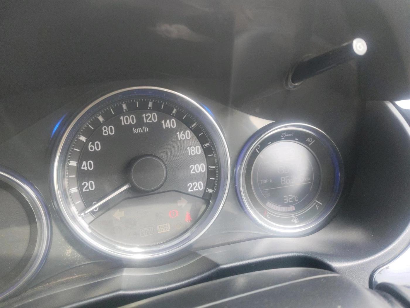 2015 Honda City 1.5L I-DTEC V, Diesel, Manual, 1,30,415 km, interior