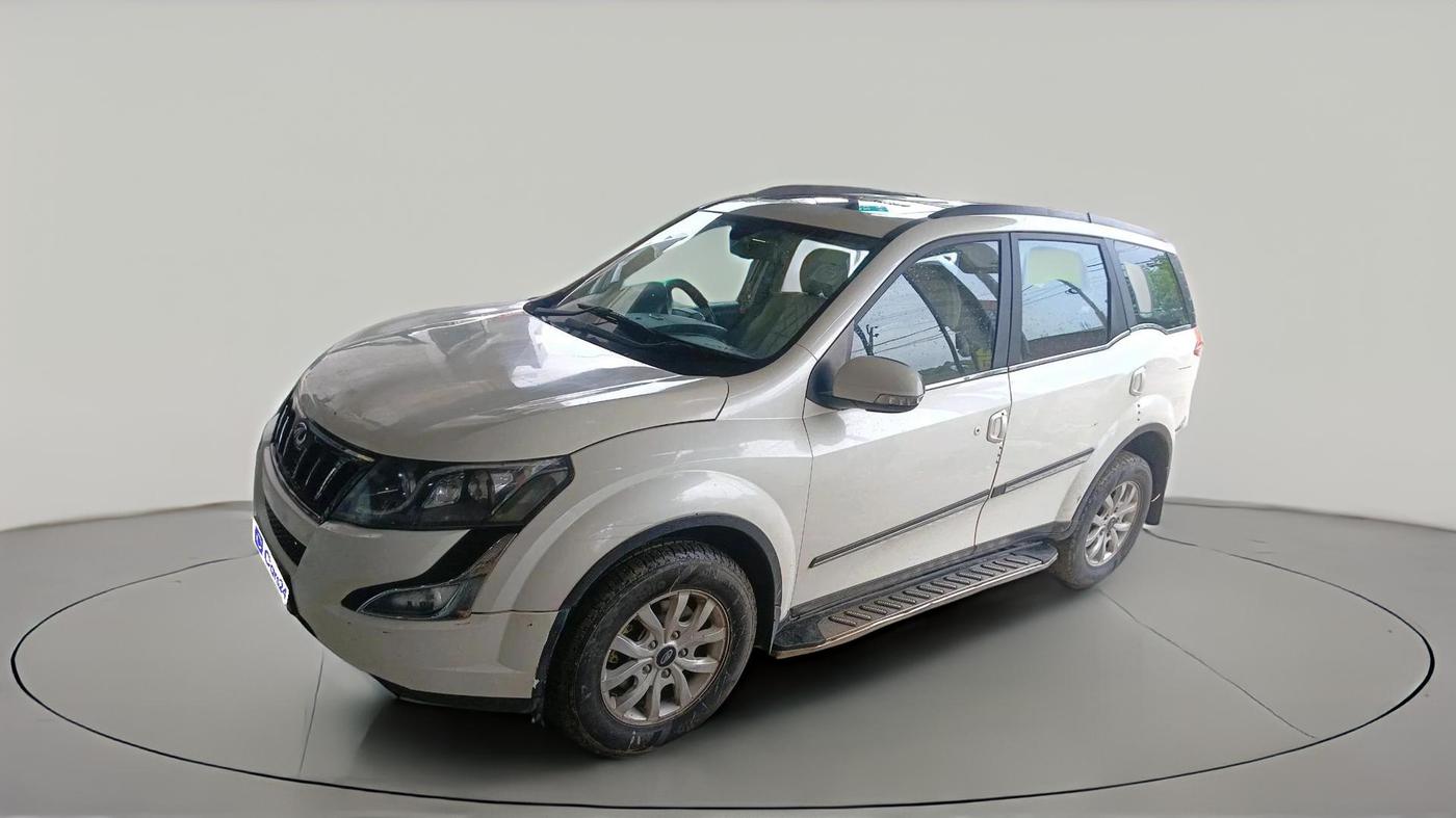 2015 Mahindra XUV500 W10, Diesel, Manual, 1,52,834 km, exterior