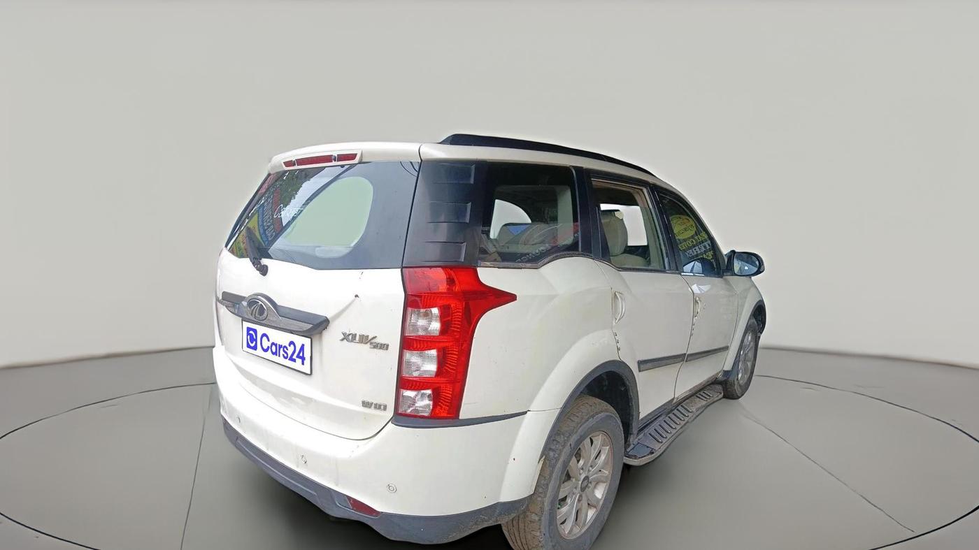 2015 Mahindra XUV500 W10, Diesel, Manual, 1,52,834 km, exterior
