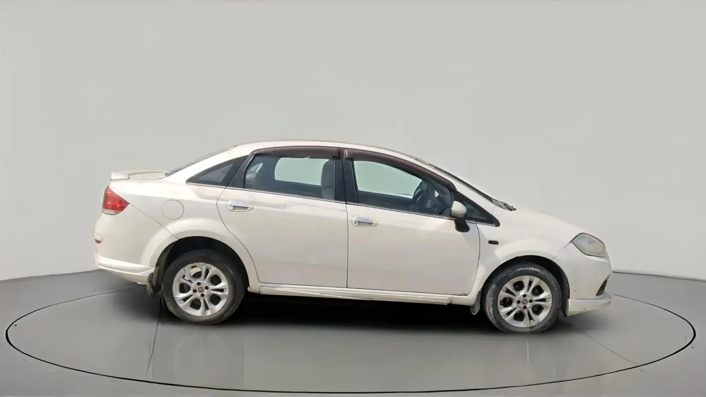 2015 Fiat Linea ELEGANTE DIESEL, Diesel, Manual, 2,06,608 km, exterior