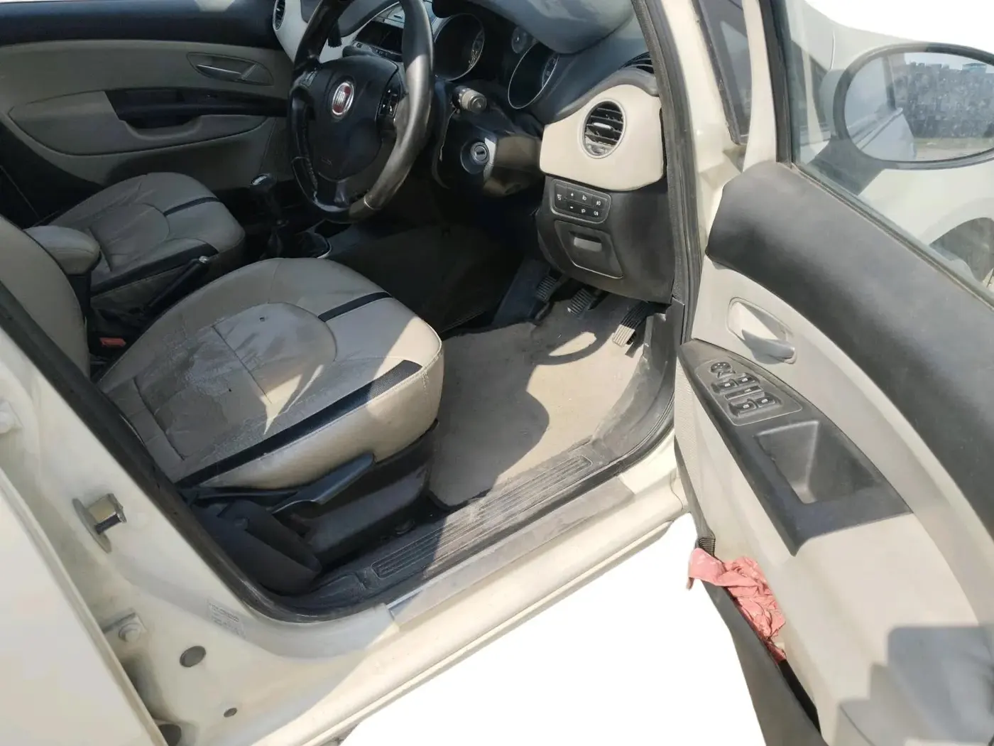 2015 Fiat Linea ELEGANTE DIESEL, Diesel, Manual, 2,06,608 km, interior
