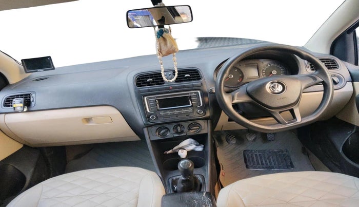 2016 Volkswagen Ameo COMFORTLINE 1.5L, Diesel, Manual, 1,29,388 km, interior