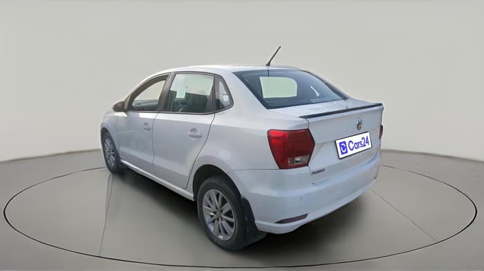 2016 Volkswagen Ameo HIGHLINE1.2L, Petrol, Manual, 1,42,102 km, exterior