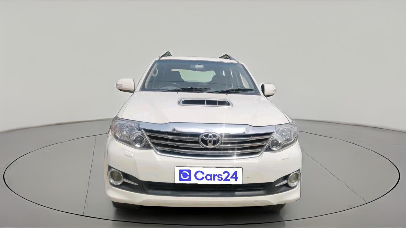 2012 Toyota Fortuner 3.0 4X4 MT, Diesel, Manual, 2,19,944 km, exterior