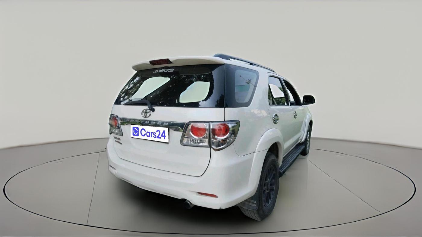 2012 Toyota Fortuner 3.0 4X4 MT, Diesel, Manual, 2,19,944 km, exterior