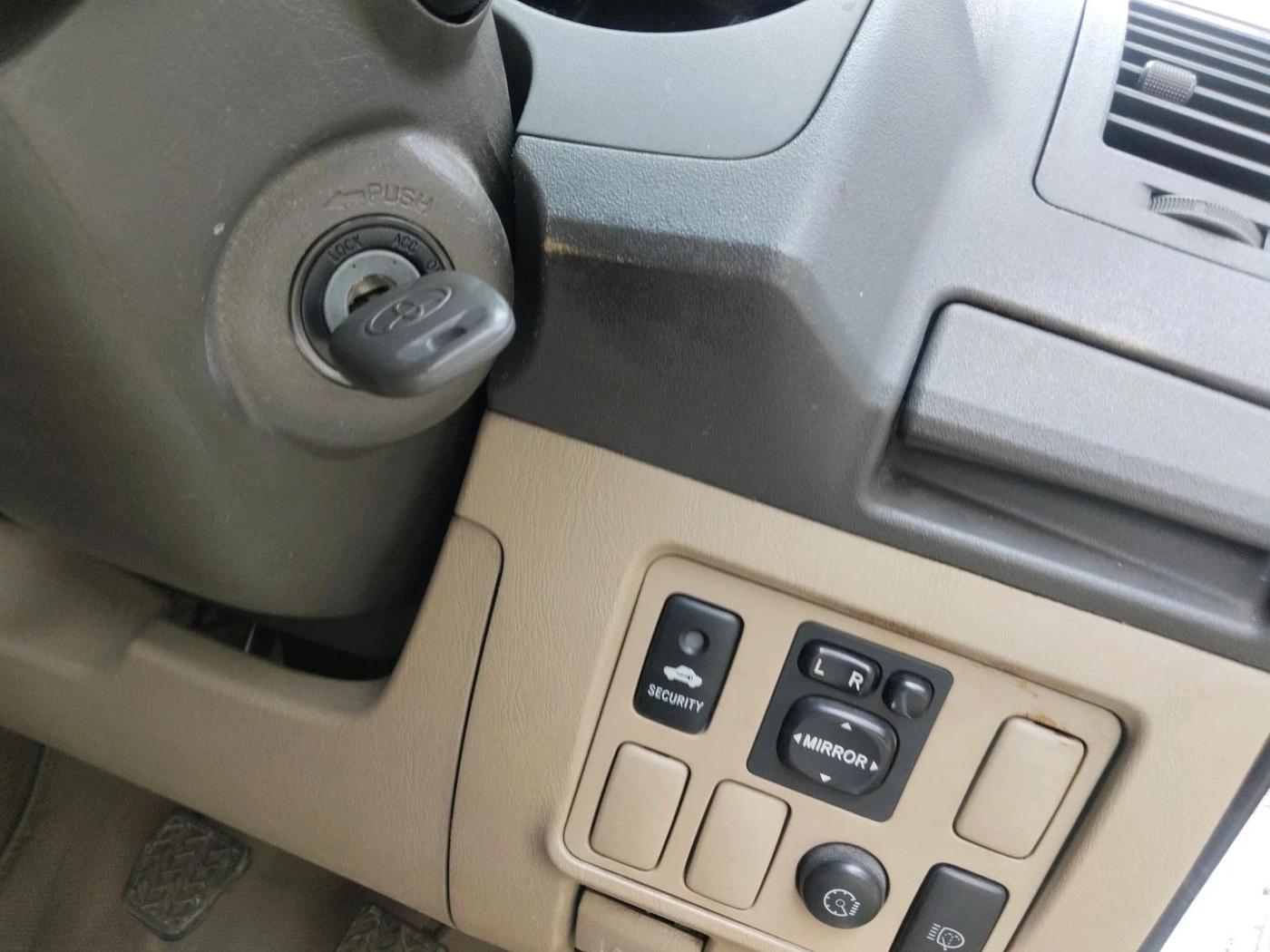 2012 Toyota Fortuner 3.0 4X4 MT, Diesel, Manual, 2,19,944 km, interior
