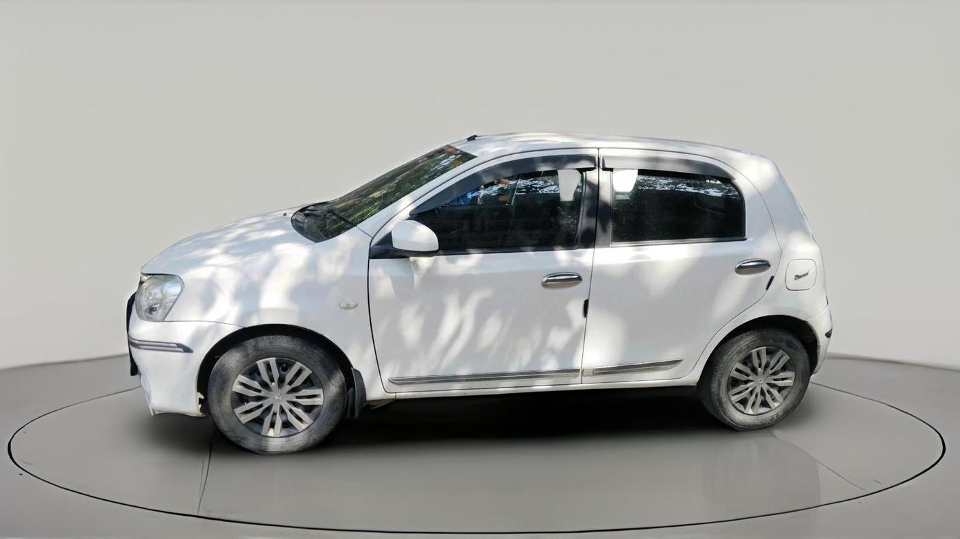 2013 Toyota Etios Liva GD, Diesel, Manual, 2,84,775 km, exterior