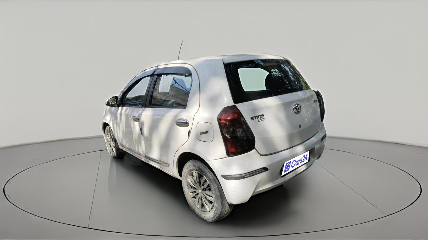 2013 Toyota Etios Liva GD, Diesel, Manual, 2,84,775 km, exterior