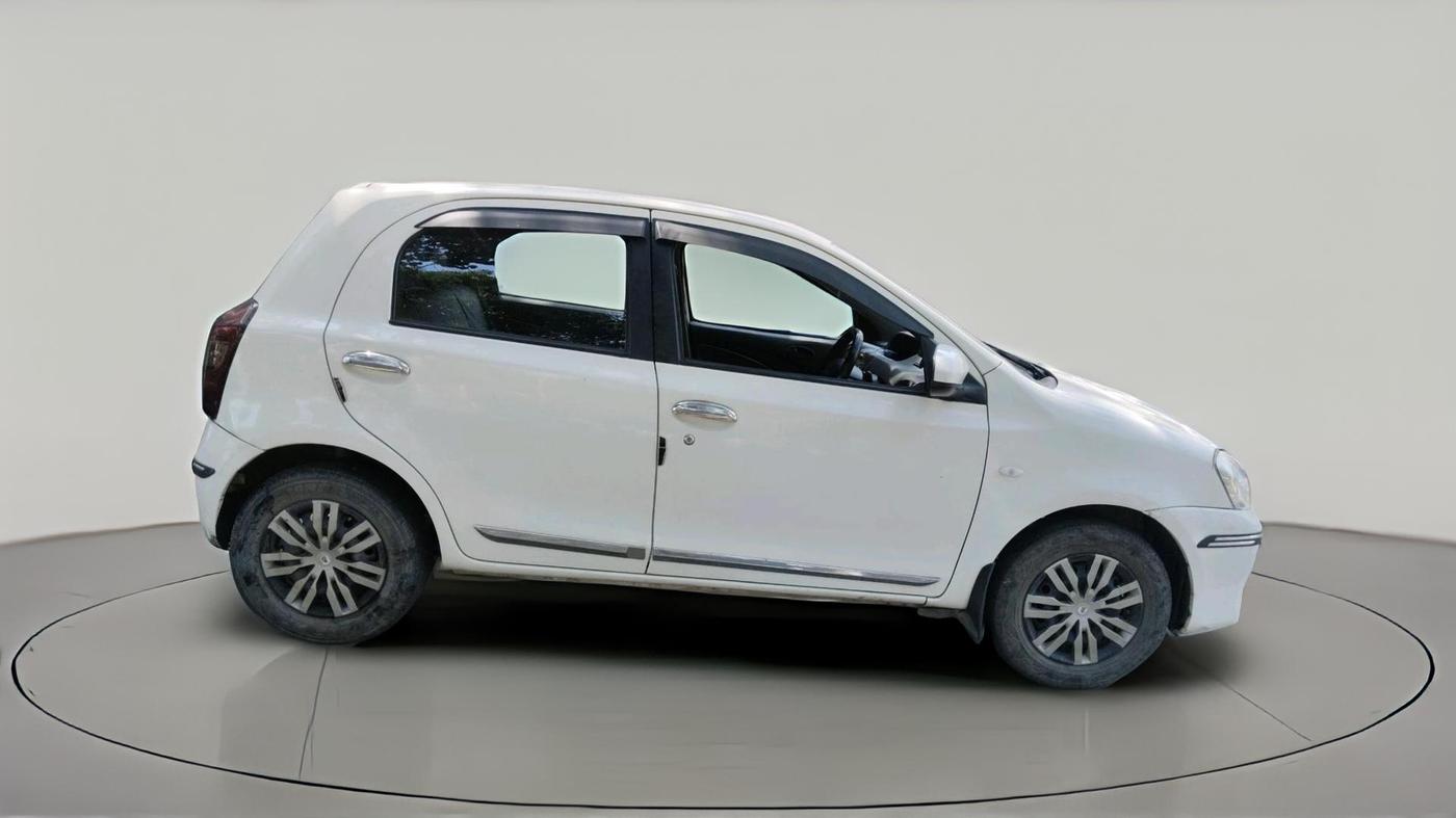 2013 Toyota Etios Liva GD, Diesel, Manual, 2,84,775 km, exterior