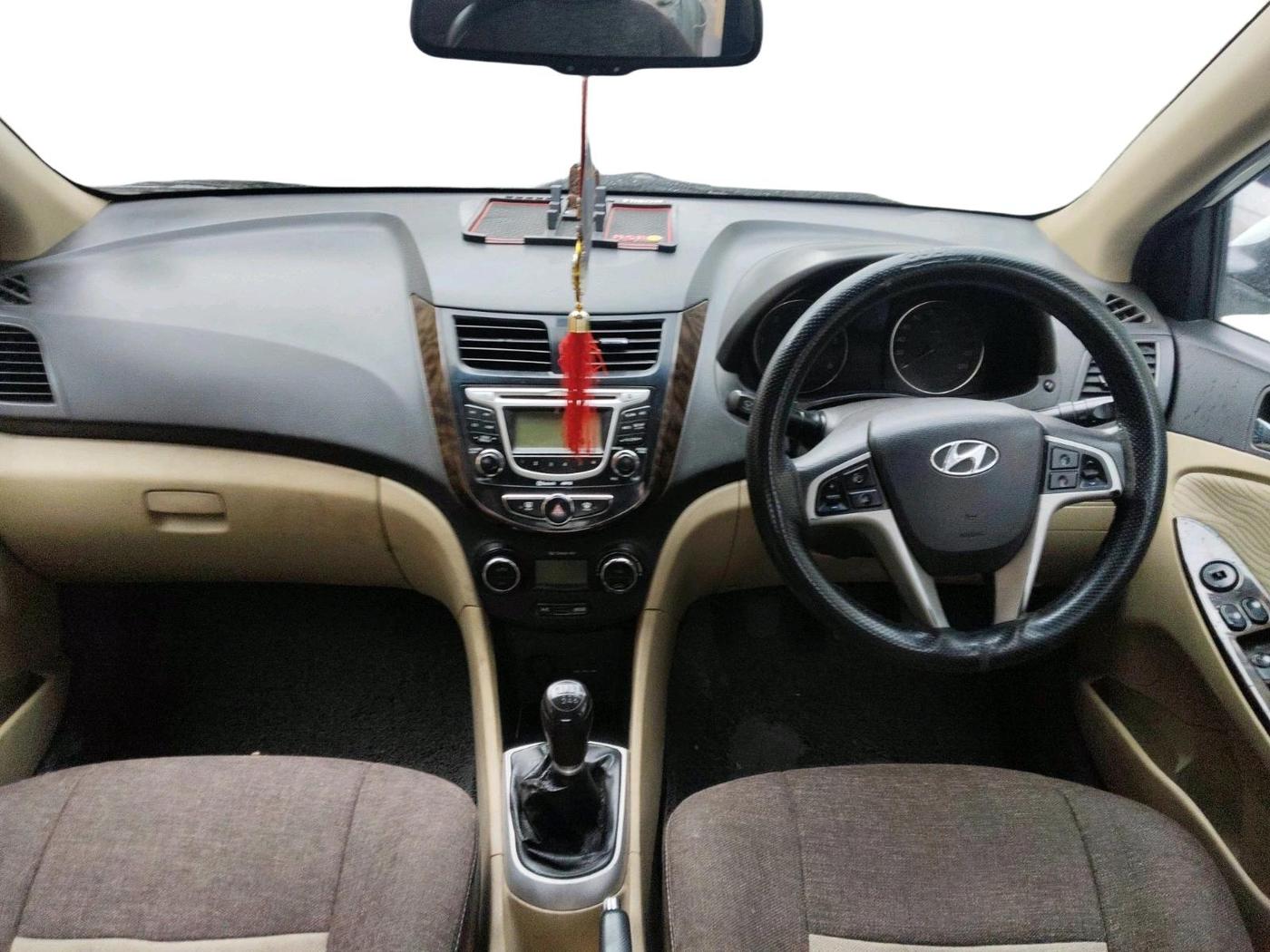 2013 Hyundai Verna FLUIDIC 1.6 CRDI EX, Diesel, Manual, 1,23,000 km, interior