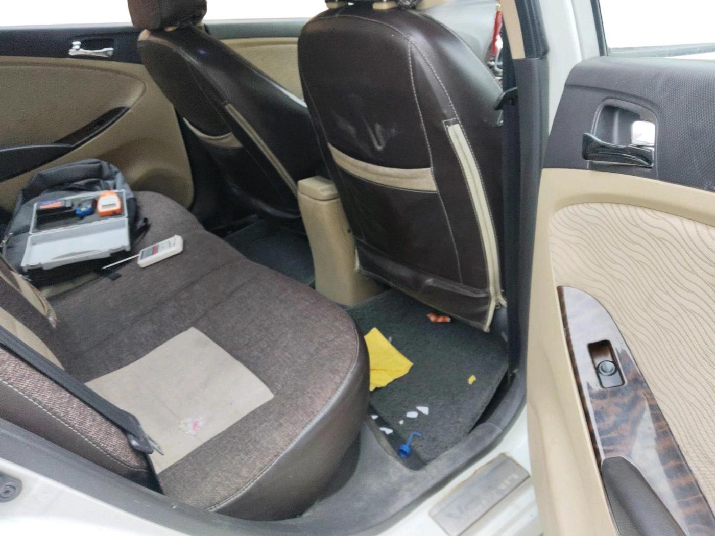 2013 Hyundai Verna FLUIDIC 1.6 CRDI EX, Diesel, Manual, 1,23,000 km, interior