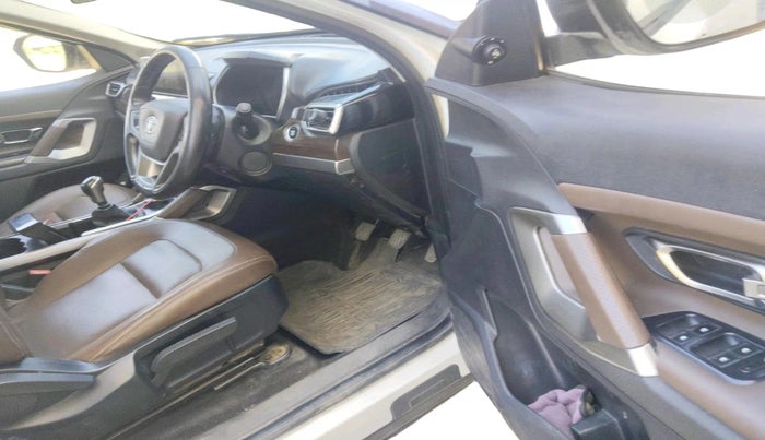 2019 Tata Harrier XZ 2.0L, Diesel, Manual, 77,262 km, interior