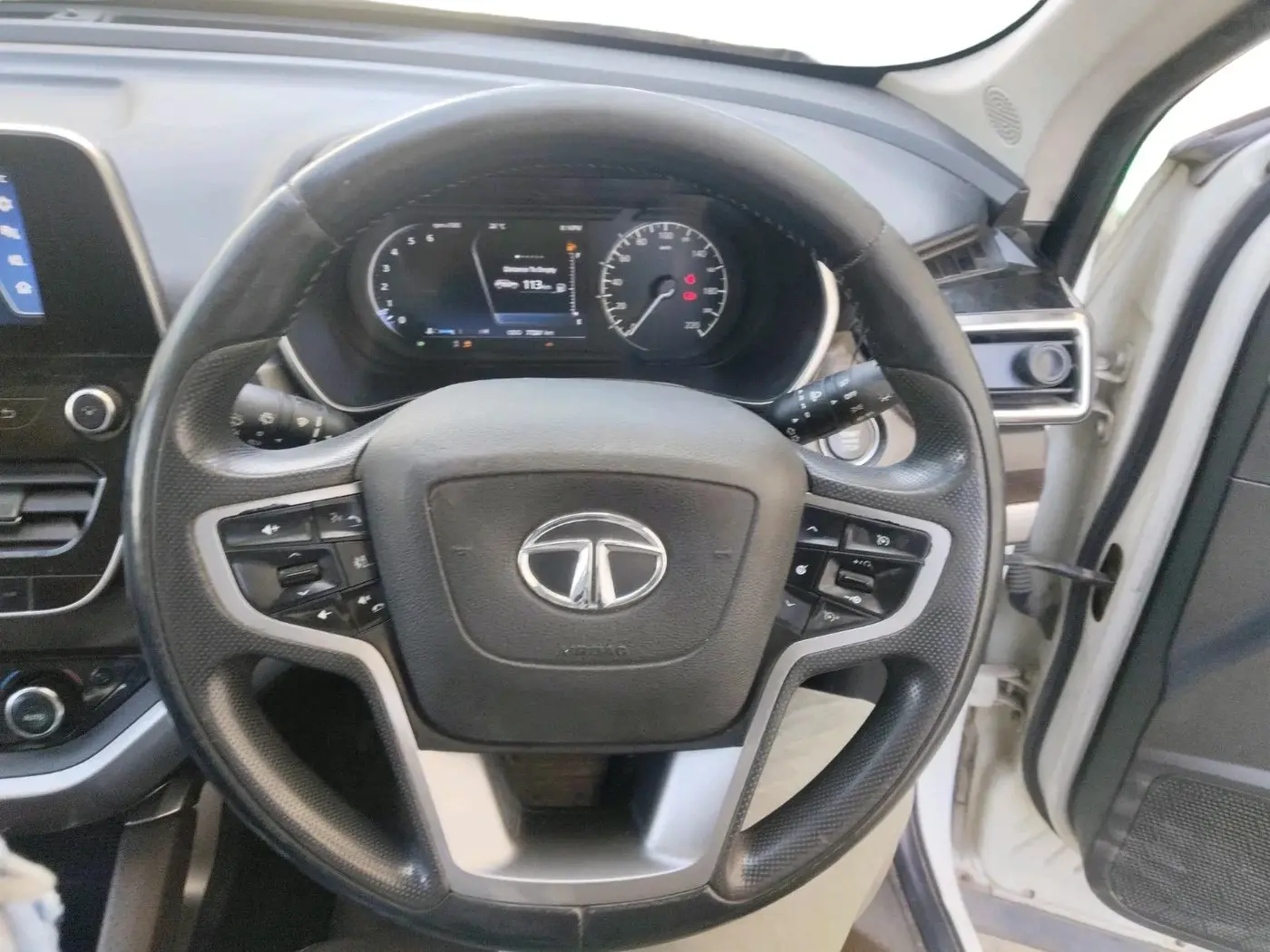 2019 Tata Harrier XZ 2.0L, Diesel, Manual, 77,262 km, interior