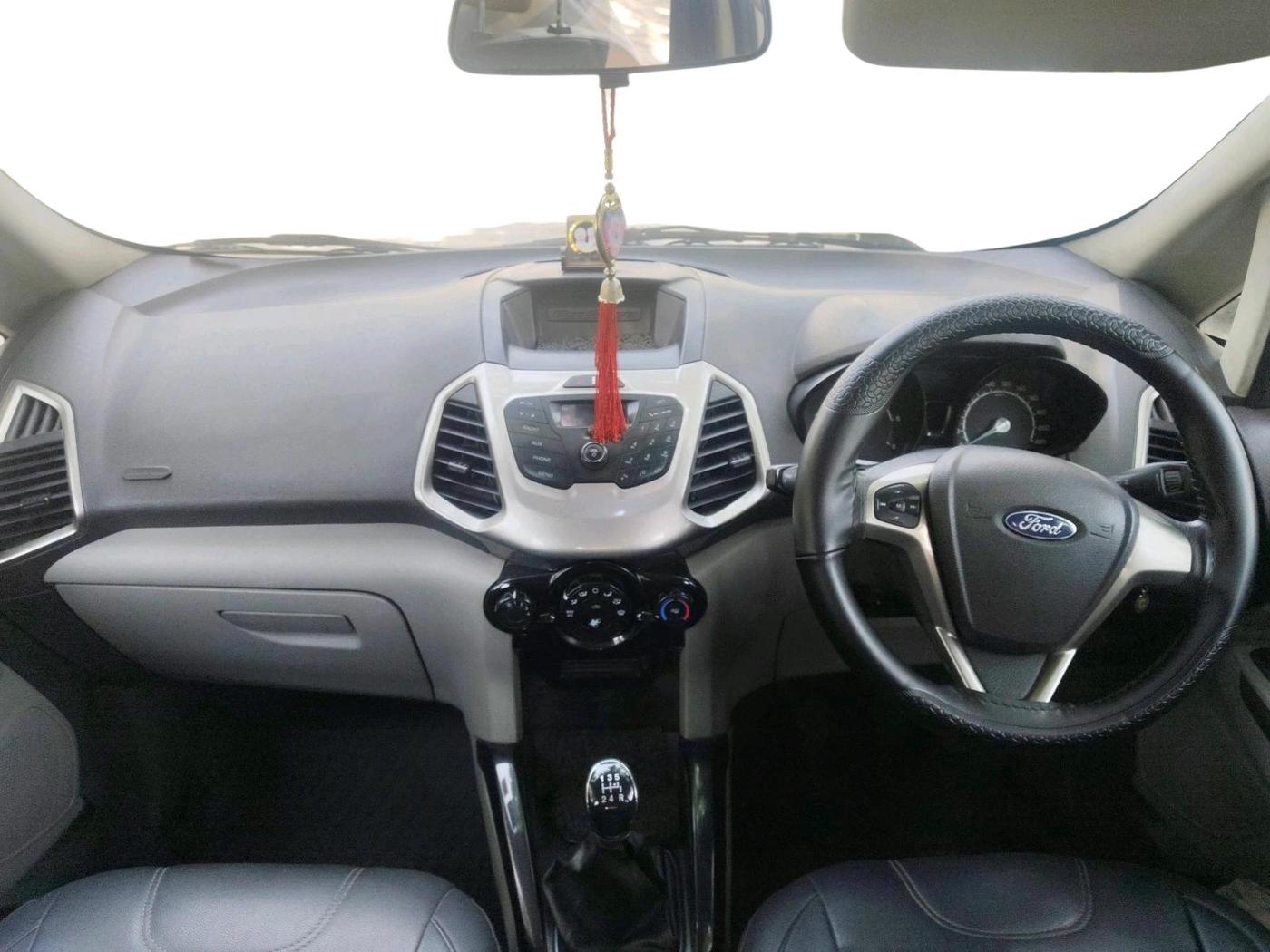 2015 Ford Ecosport TREND 1.5L DIESEL, Diesel, Manual, 1,68,000 km, interior