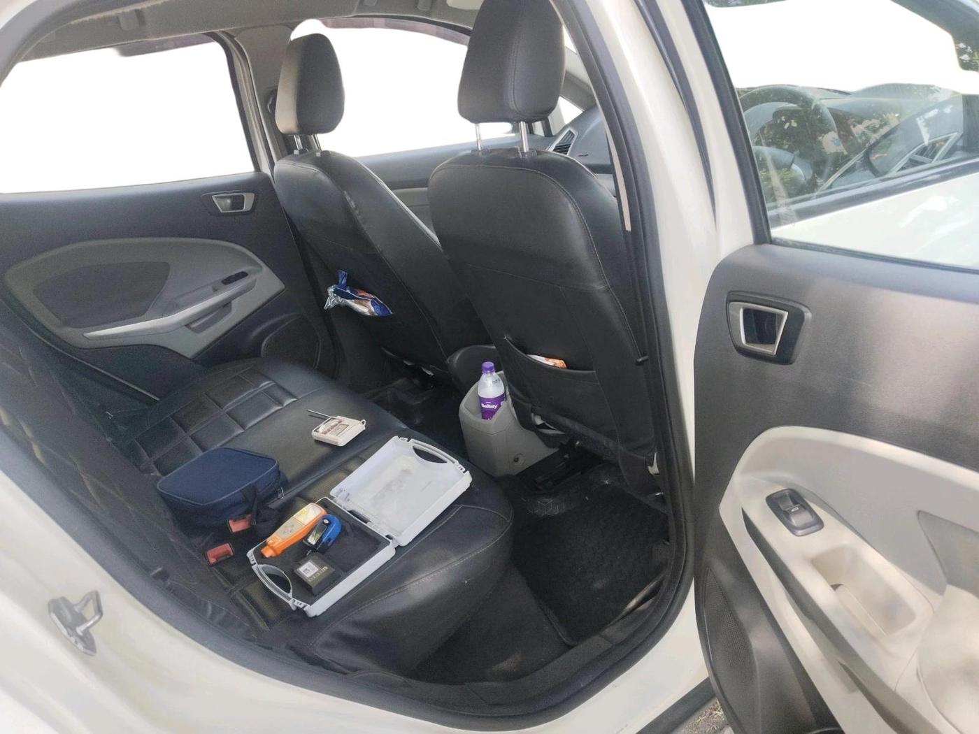 2015 Ford Ecosport TREND 1.5L DIESEL, Diesel, Manual, 1,68,000 km, interior