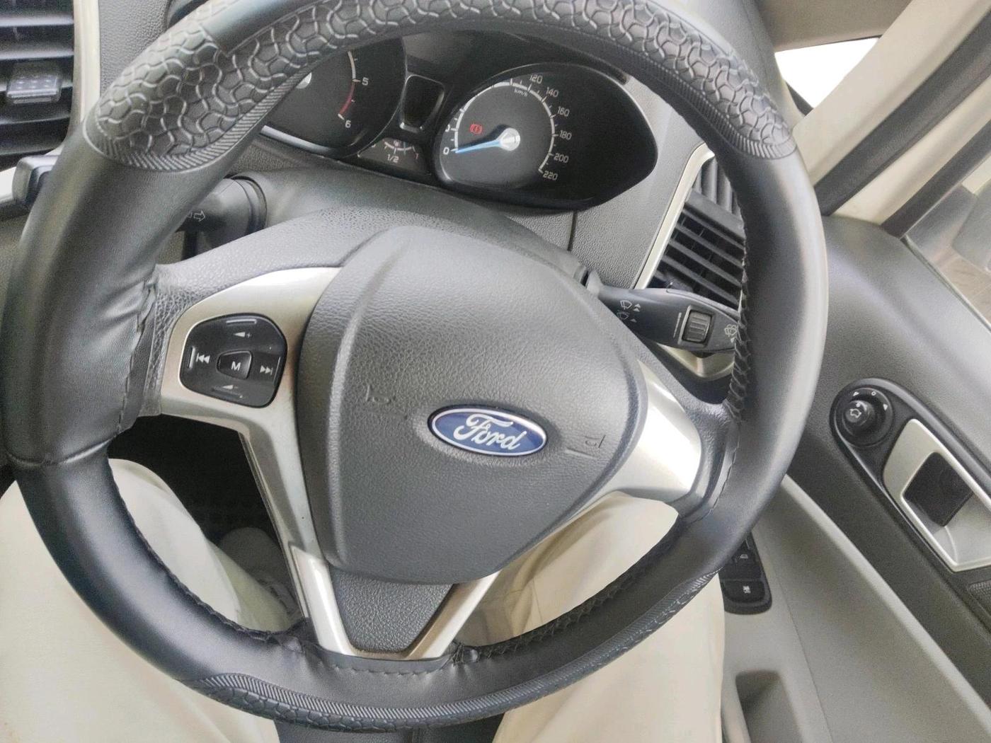 2015 Ford Ecosport TREND 1.5L DIESEL, Diesel, Manual, 1,68,000 km, interior