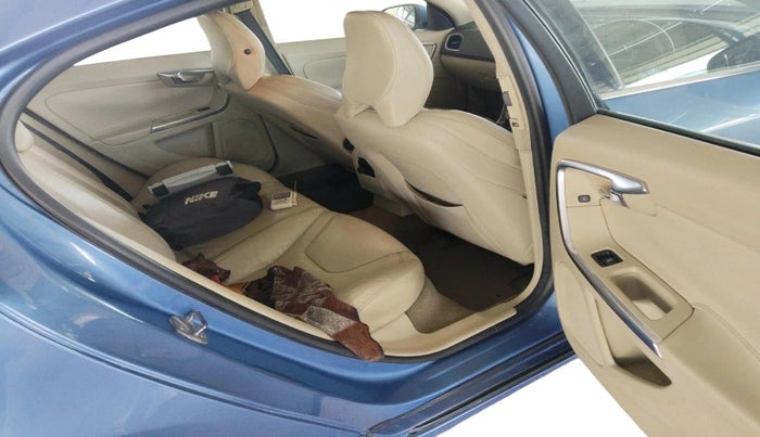 2016 Volvo S60 Momentum D4, Diesel, Automatic, 78,028 km, interior