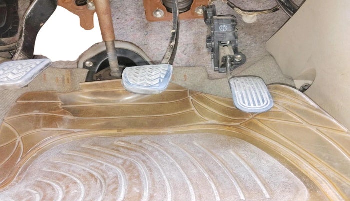 2014 Toyota Innova 2.5 GX 7 STR, Diesel, Manual, 67,201 km, interior