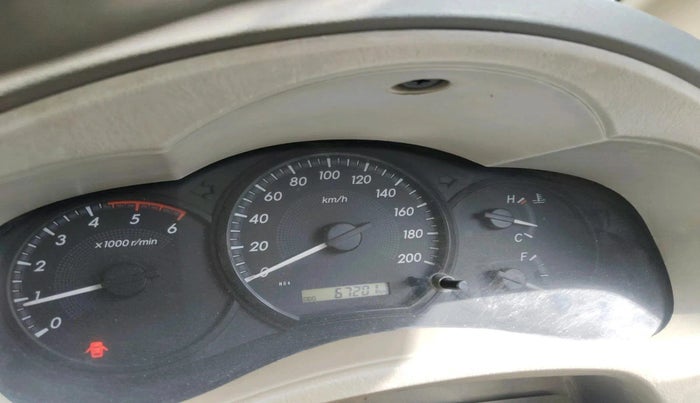 2014 Toyota Innova 2.5 GX 7 STR, Diesel, Manual, 67,201 km, interior