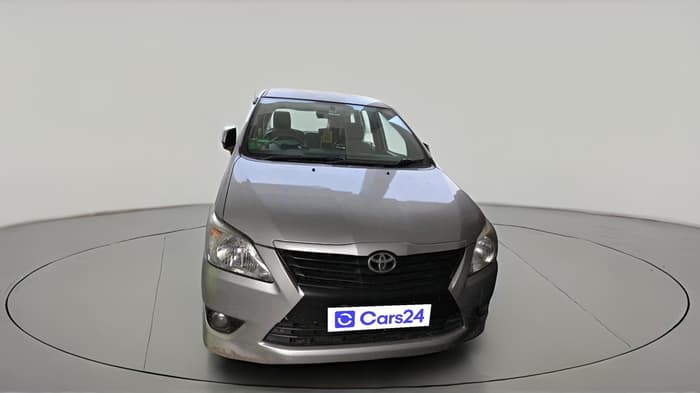 2013 Toyota Innova 2.5 GX 7 STR, Diesel, Manual, 1,47,521 km, exterior