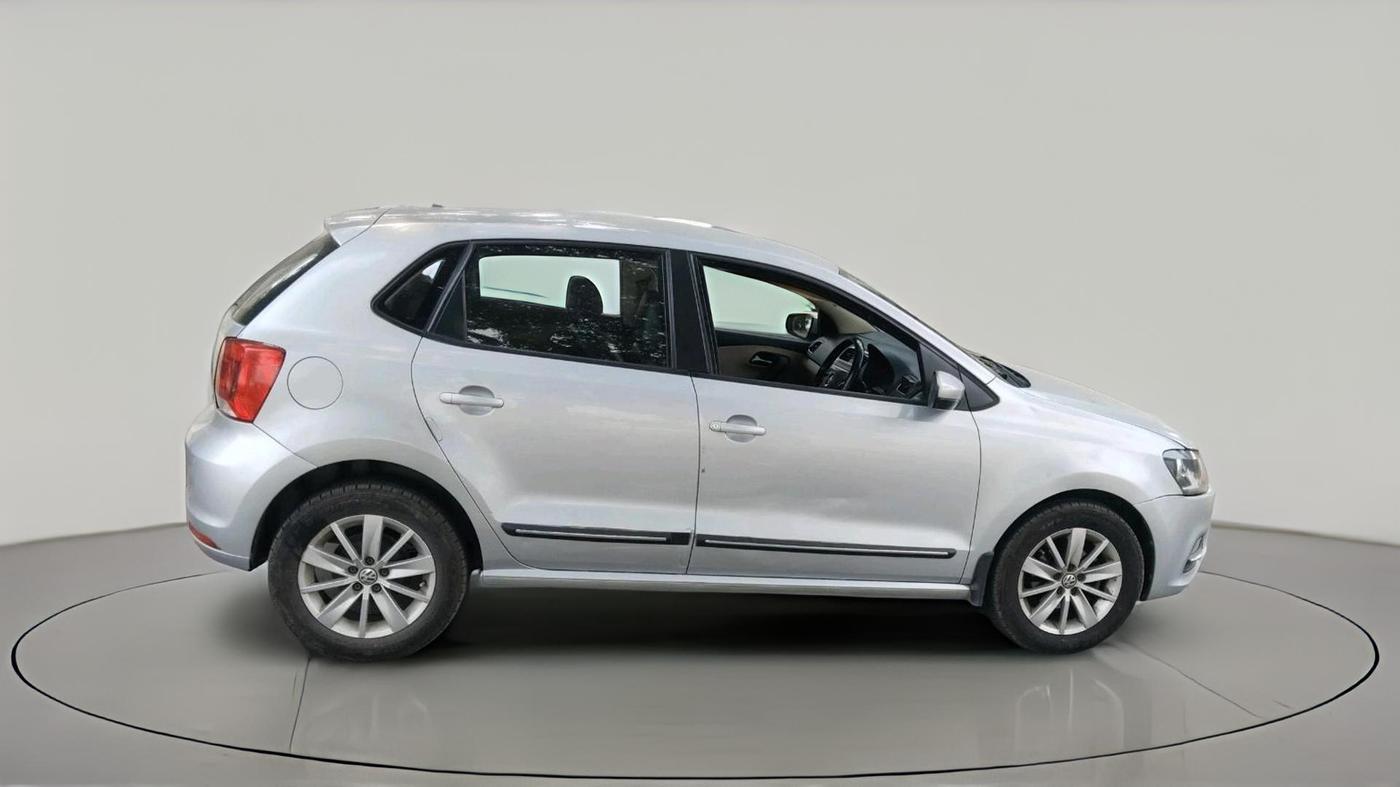 2015 Volkswagen Polo HIGHLINE1.5L, Diesel, Manual, 99,049 km, exterior